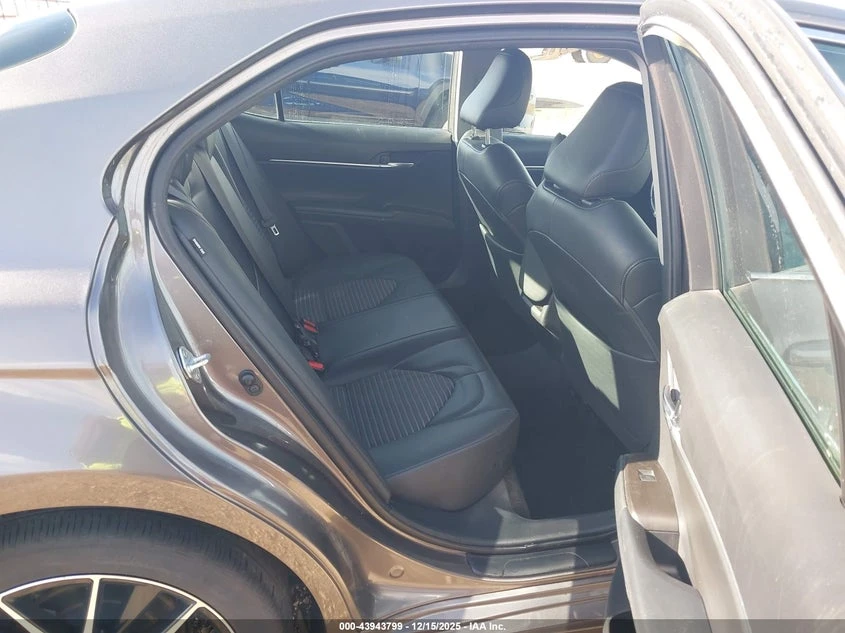 Toyota Camry 2.5l Se, снимка 8 - Автомобили и джипове - 53863455