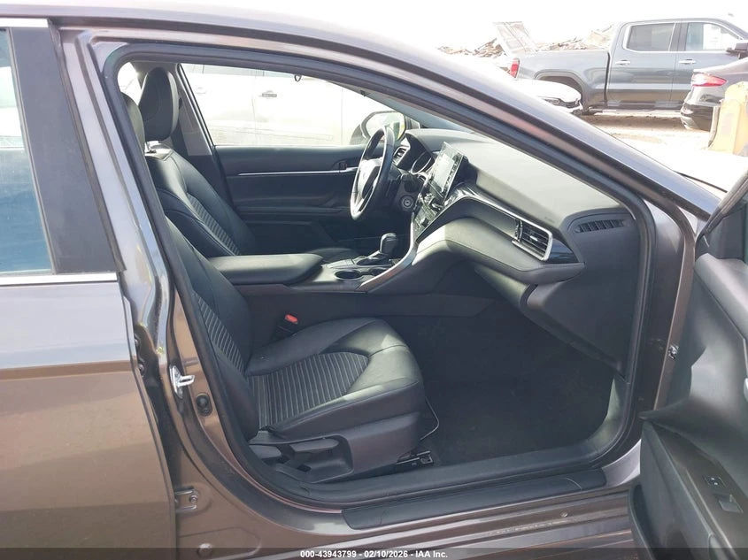 Toyota Camry 2.5l Se, снимка 5 - Автомобили и джипове - 53863455