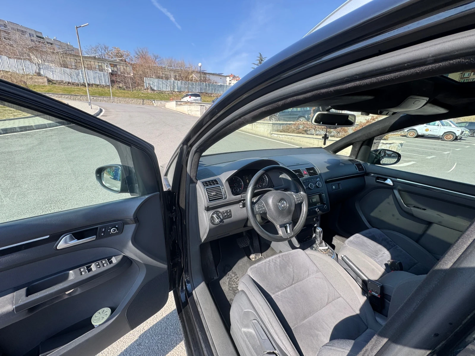 VW Touran, снимка 7 - Автомобили и джипове - 53940767