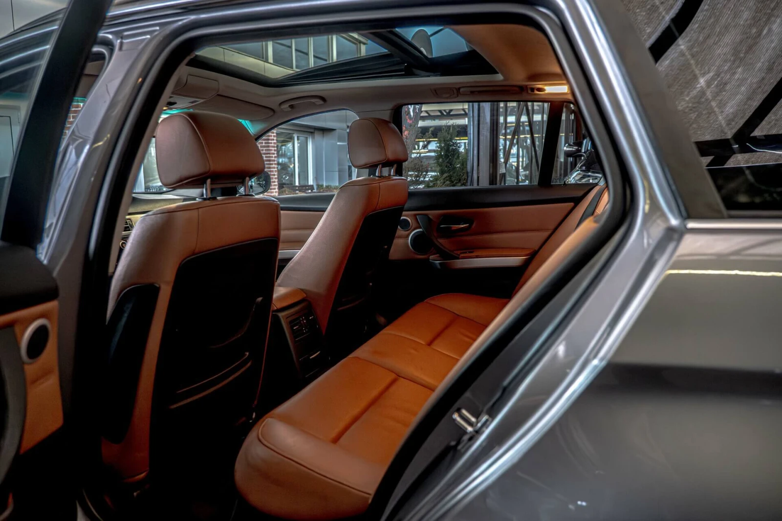 BMW 330 xd/Sport/Recaro/Pro Logic/BiXenon/Панорама/Климатр, снимка 8 - Автомобили и джипове - 53967553