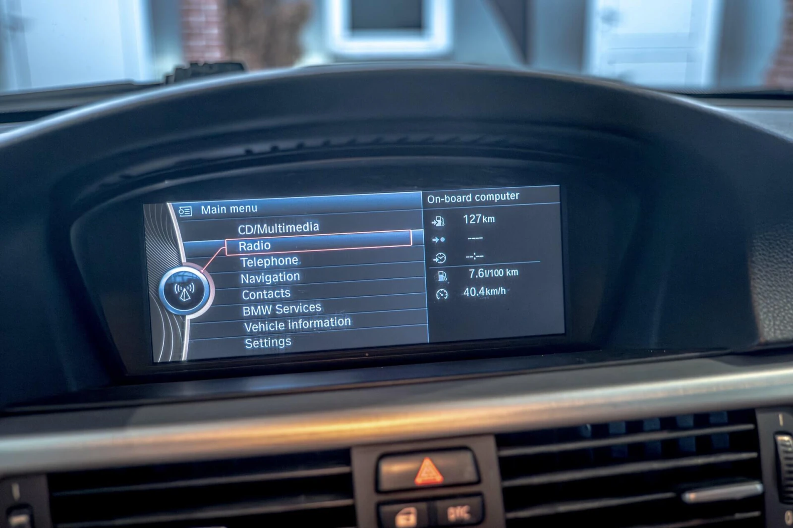 BMW 330 xd/Sport/Recaro/Pro Logic/BiXenon/Панорама/Климатр, снимка 11 - Автомобили и джипове - 53967553