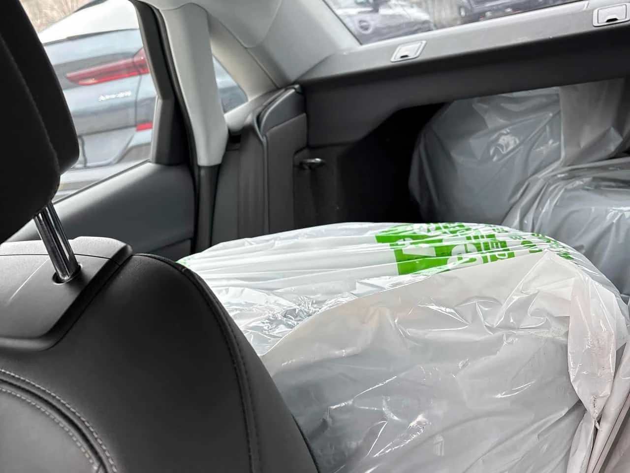 Audi A4 * ДИСТРОНИК* ГЛАВНО ПРЕДСТАВИТЕЛСТВО НА BMW* , снимка 12 - Автомобили и джипове - 54108859