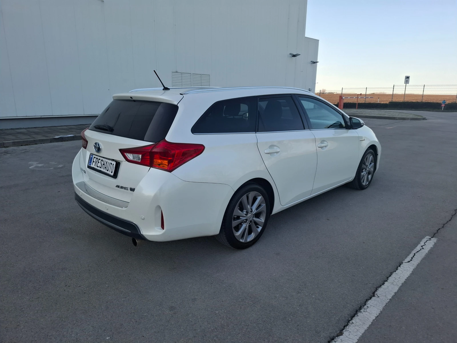 Toyota Auris 1.8HYBRID Navi ������ ������� | Mobile.bg � ����������� 5