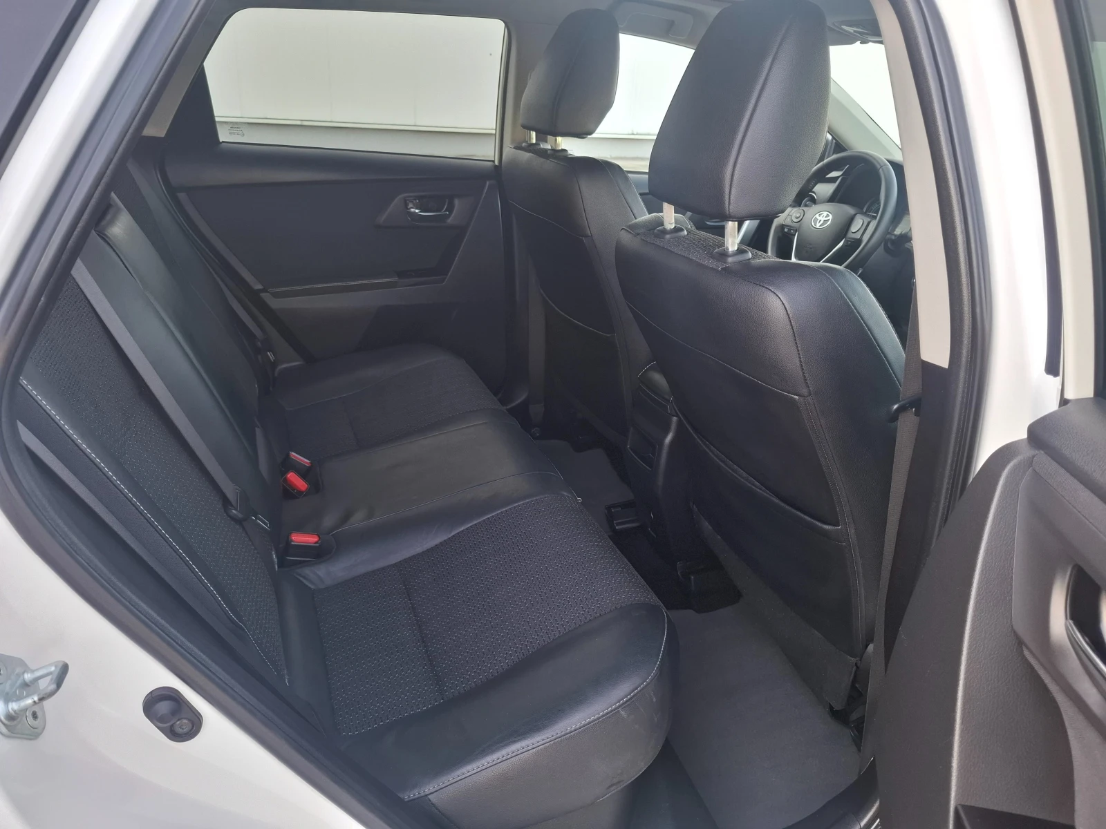 Toyota Auris 1.8HYBRID Navi ������ ������� | Mobile.bg � ����������� 10