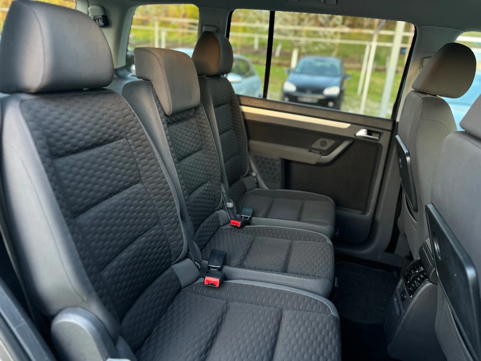 VW Touran 1.9 TDI DSG 7������ | Mobile.bg � ����������� 10