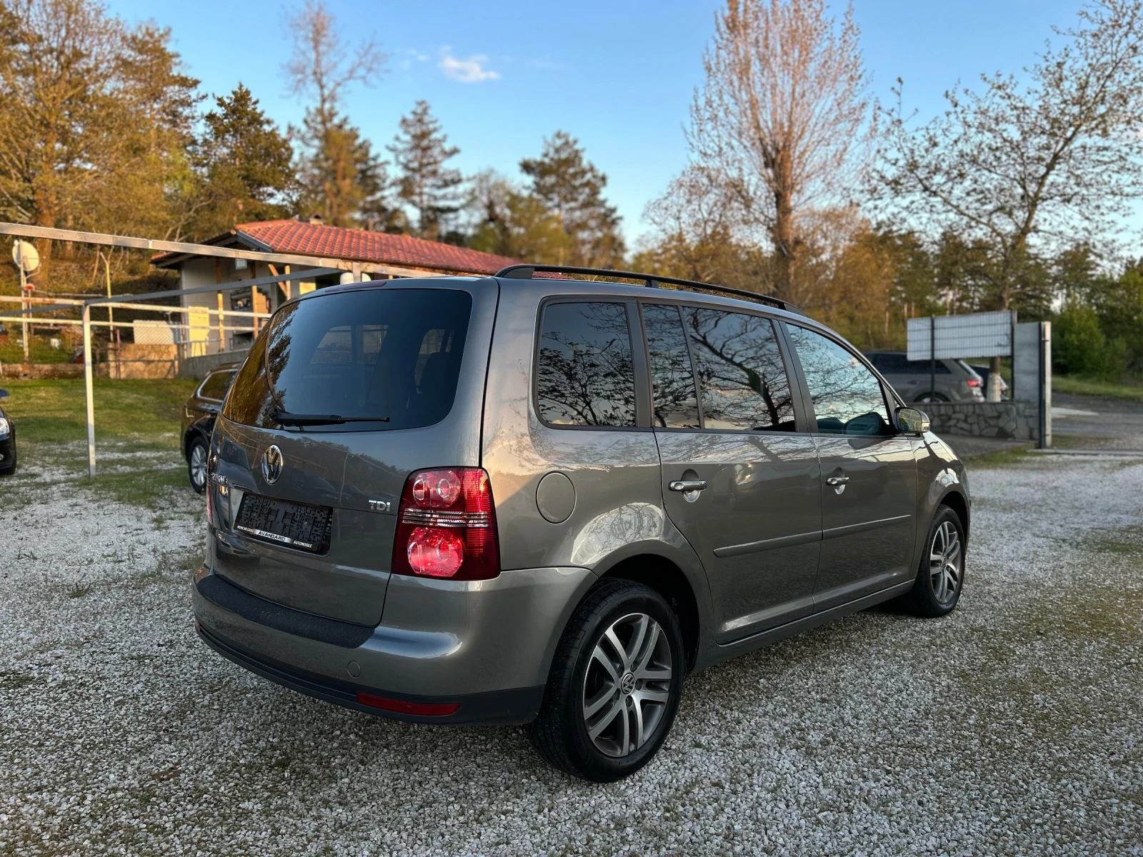 VW Touran 1.9 TDI DSG 7������ | Mobile.bg � ����������� 3