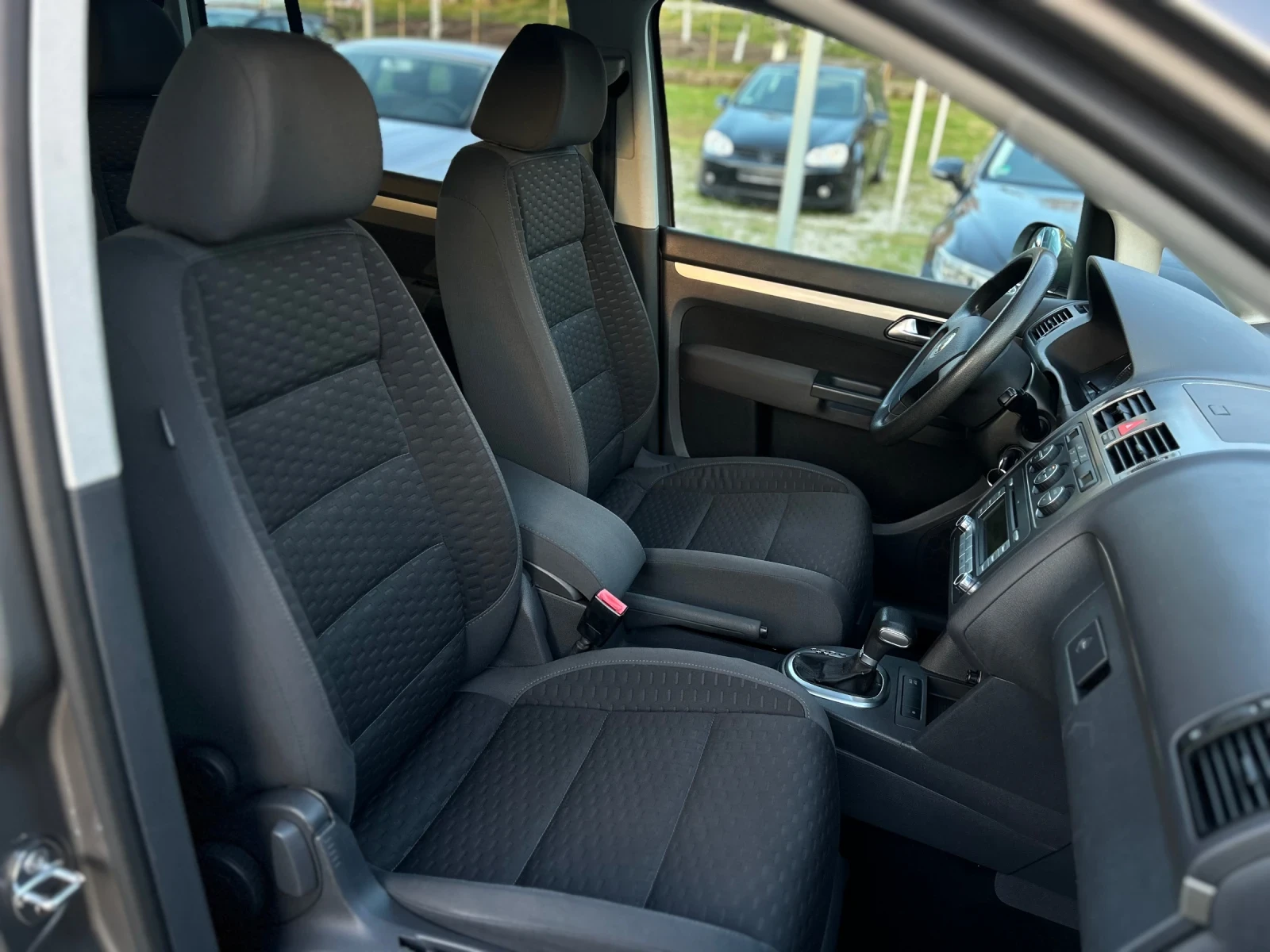 VW Touran 1.9 TDI DSG 7������ | Mobile.bg � ����������� 9