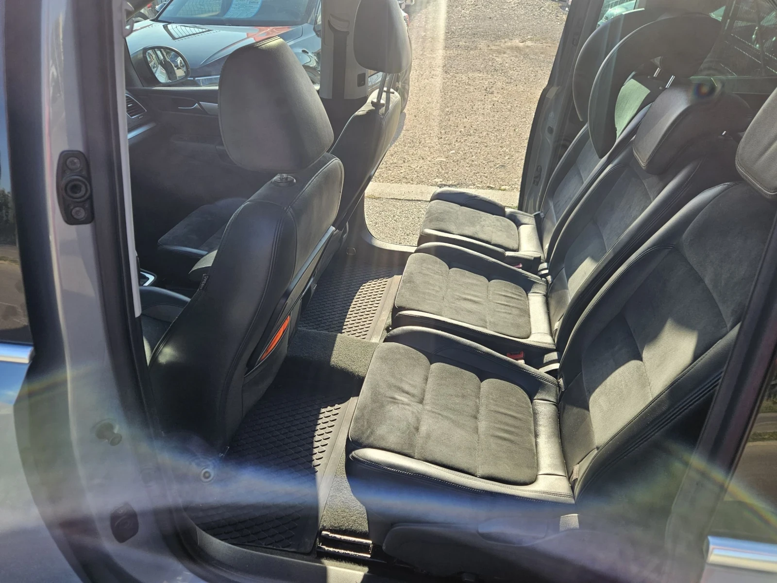 VW Sharan 2.0 tdi  177 k.c. HIGHLINE, снимка 9 - Автомобили и джипове - 55411983