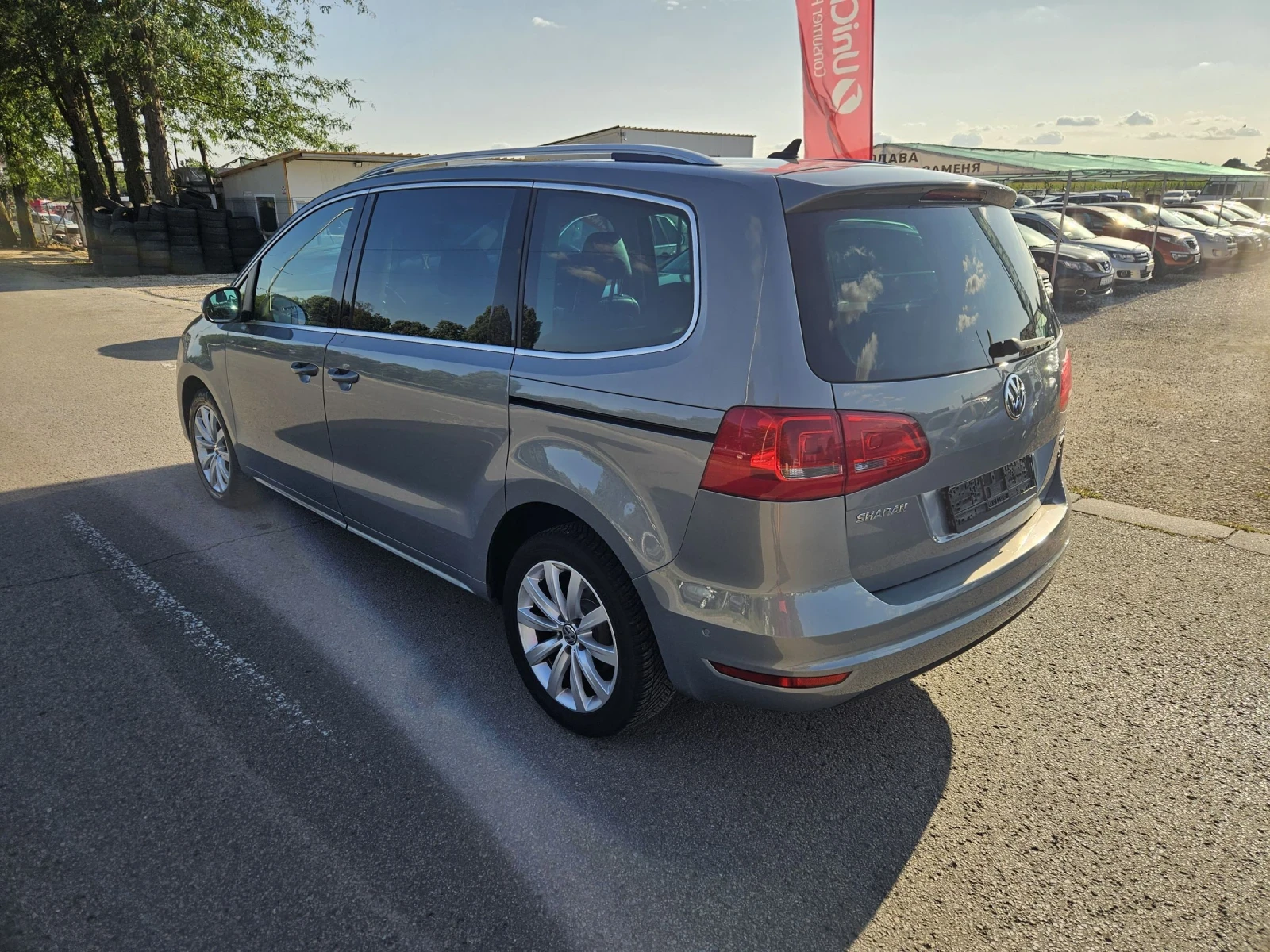 VW Sharan 2.0 tdi  177 k.c. HIGHLINE, снимка 5 - Автомобили и джипове - 55411983