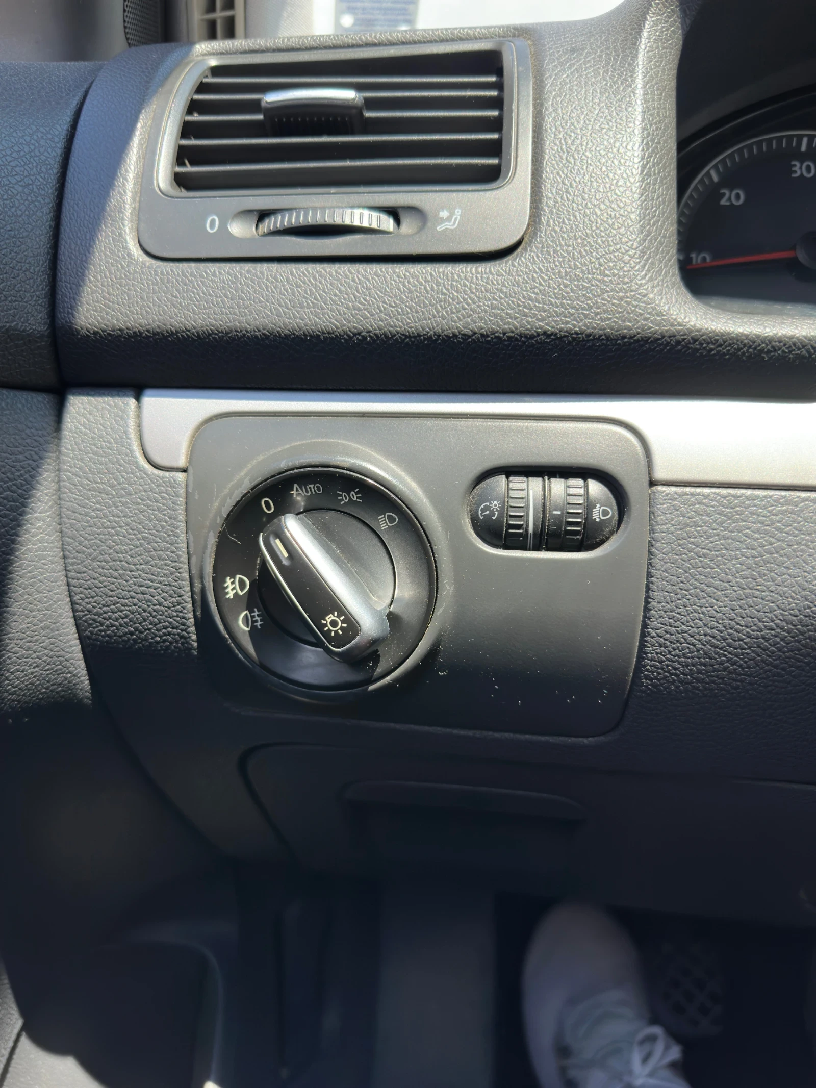 VW Golf 2.0 TDI BKD, снимка 15 - Автомобили и джипове - 55414225