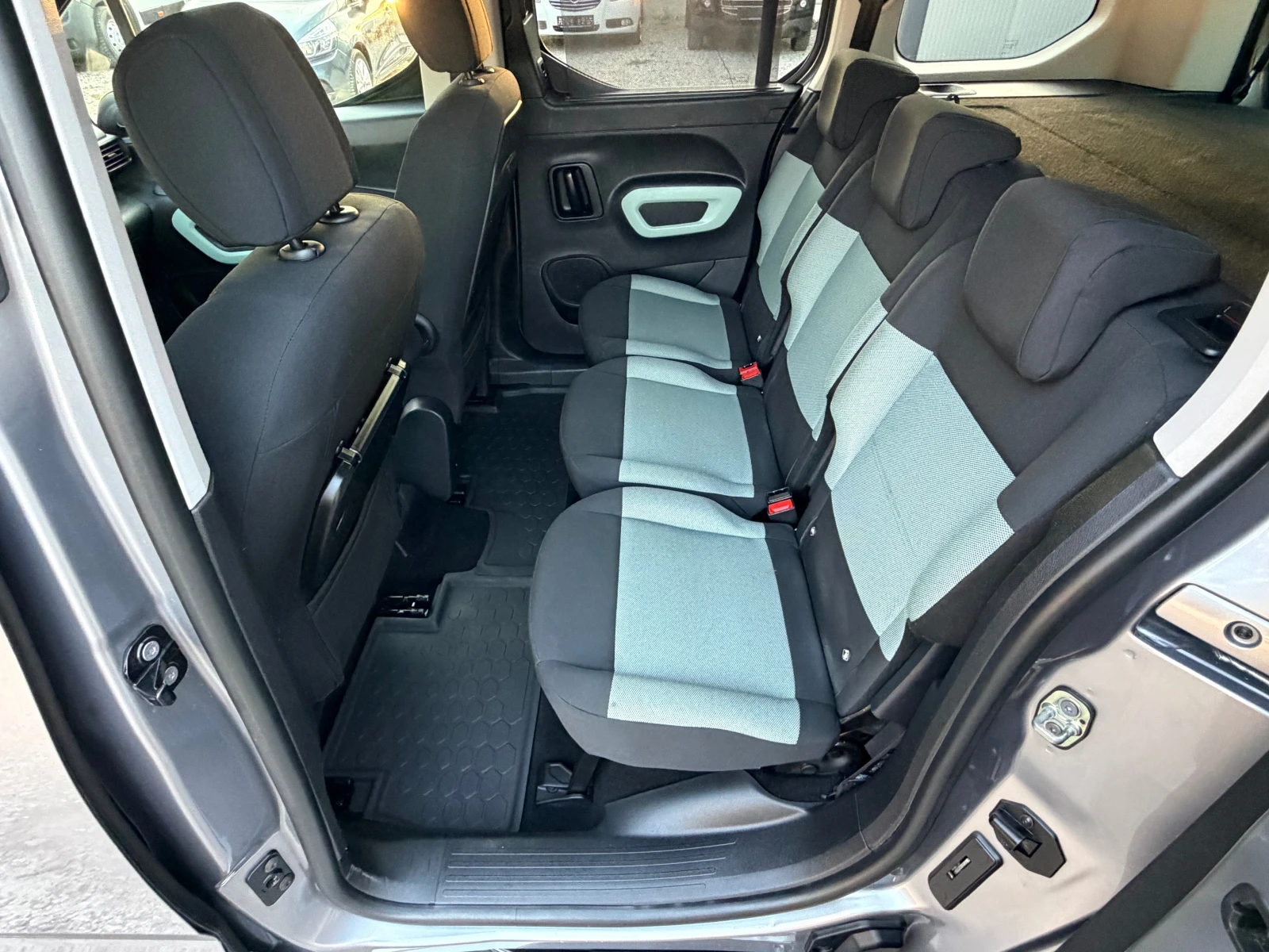 Citroen Berlingo HDI* MULTISPAIS* LED* KLIMATRONIK, снимка 9 - Автомобили и джипове - 55672216