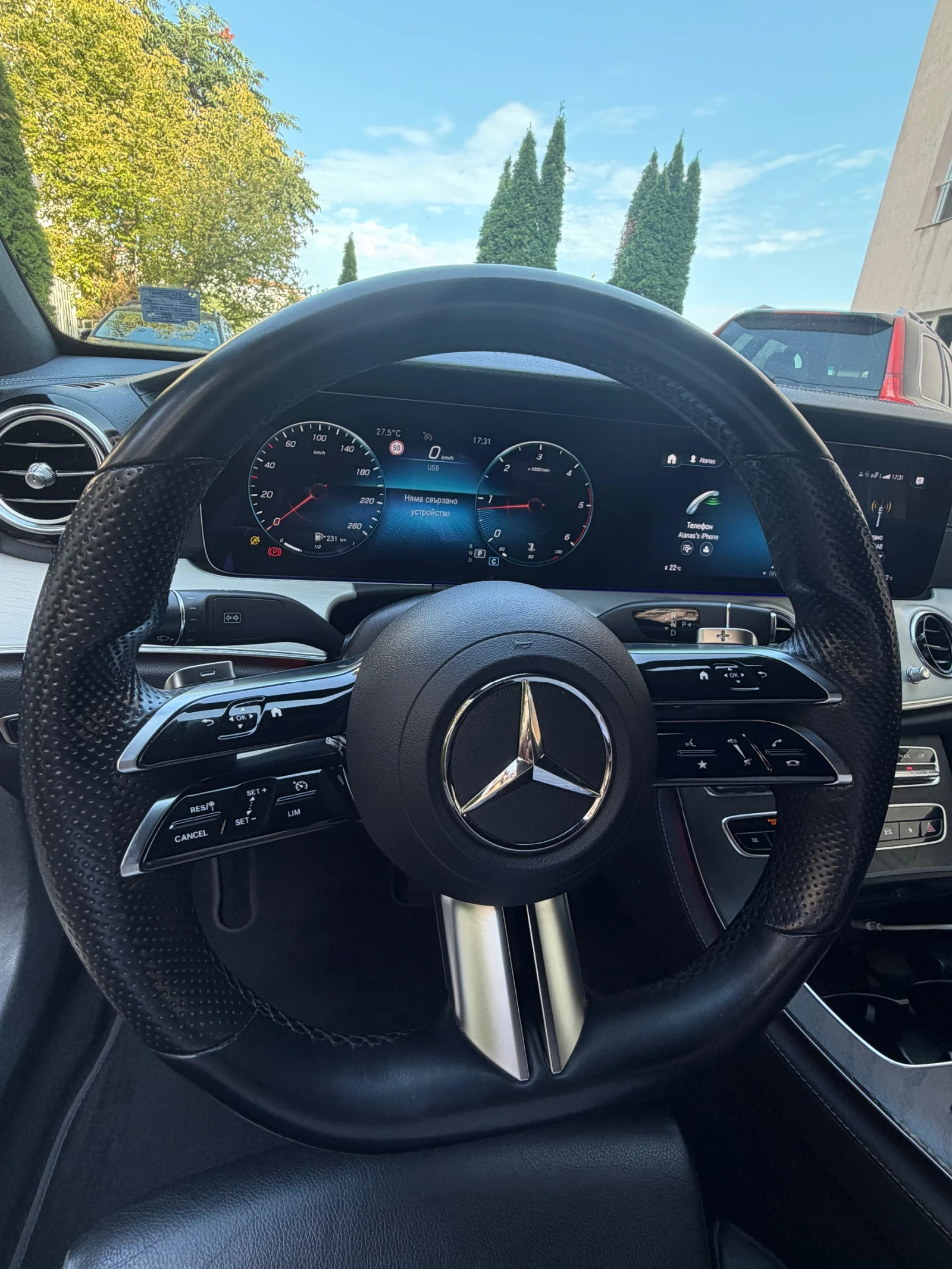 Mercedes-Benz E 220 AMG 4Matic , снимка 10 - Автомобили и джипове - 55903190