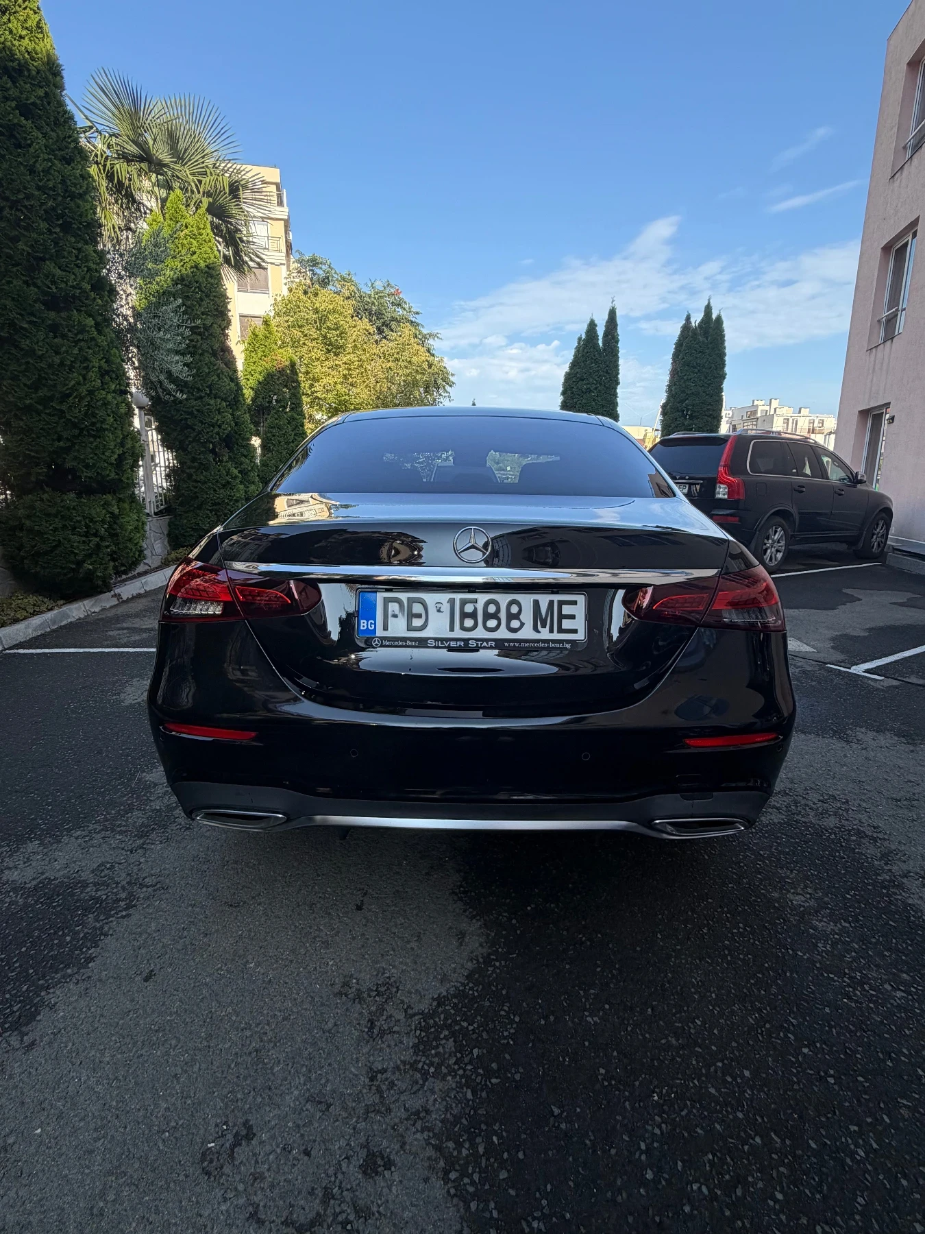 Mercedes-Benz E 220 AMG 4Matic , снимка 3 - Автомобили и джипове - 55903190