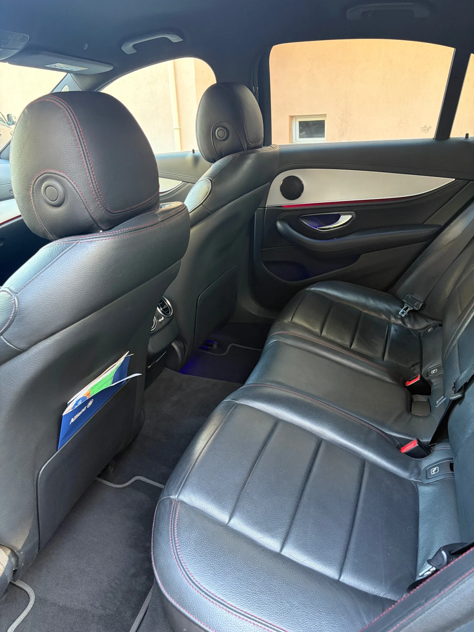 Mercedes-Benz E 220 AMG 4Matic , снимка 13 - Автомобили и джипове - 55903190