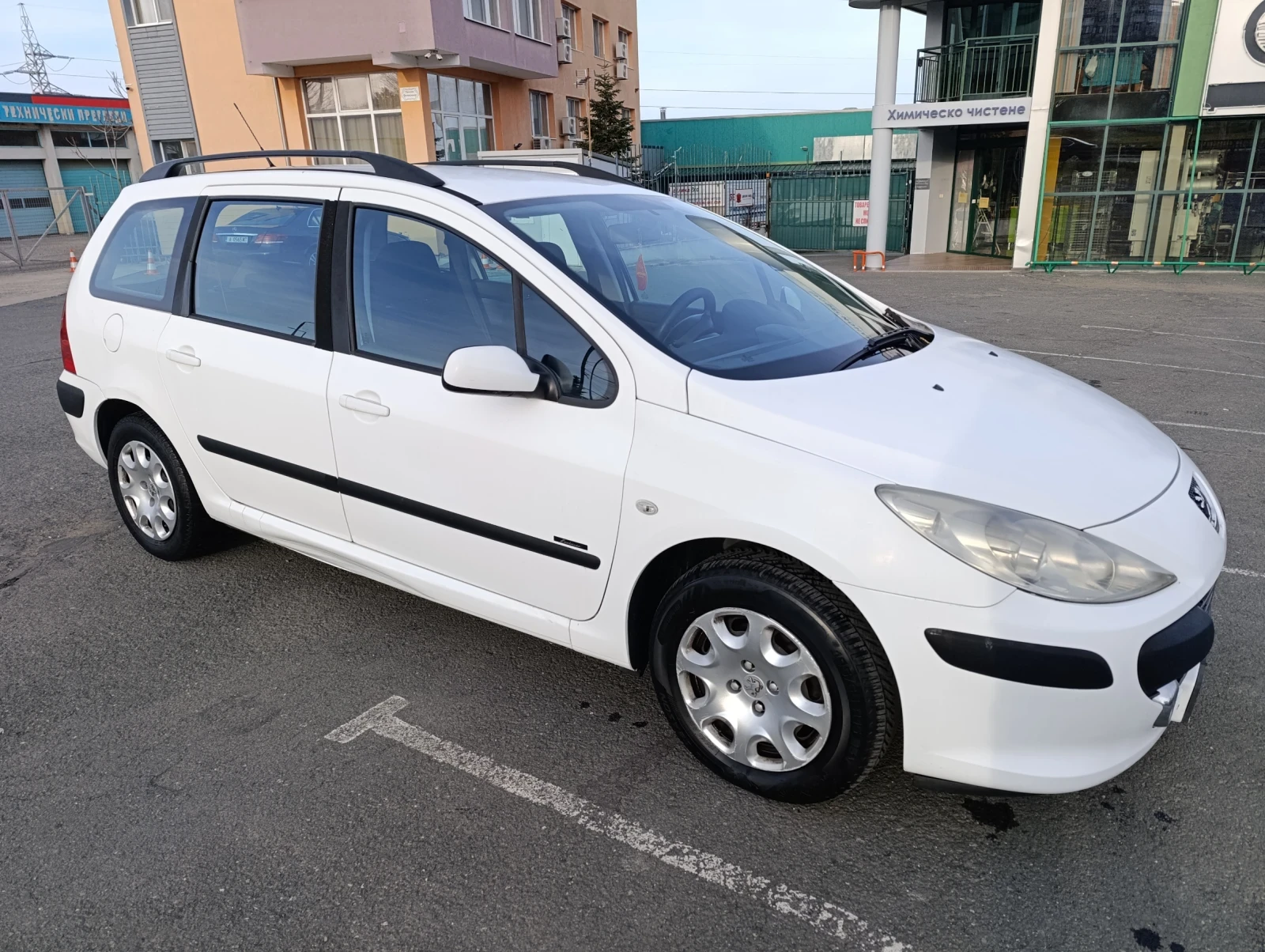 Peugeot 307 Комби SW, снимка 3 - Автомобили и джипове - 56179955
