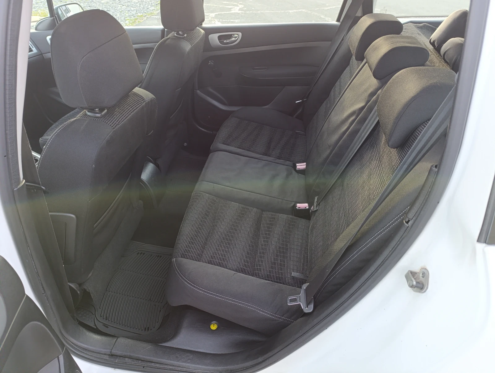Peugeot 307 Комби SW, снимка 9 - Автомобили и джипове - 56179955