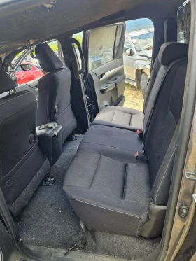 Toyota Hilux 2.4D, снимка 9