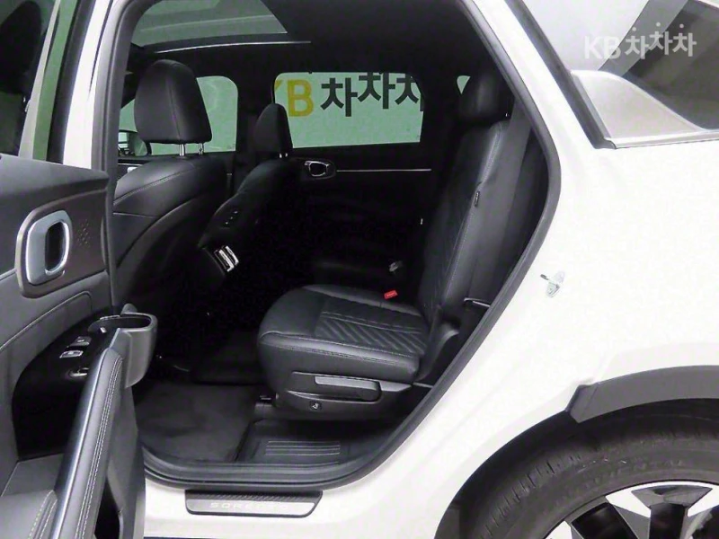 Kia Sorento 2.5 T-GDI AWD Signature ЛИЗИНГ БЕЗ ПЪРВ.ВНОСКА, снимка 13 - Автомобили и джипове - 52650473