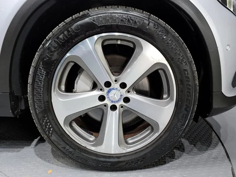 Mercedes-Benz GLC 220 D 4Matic Premium, снимка 5 - Автомобили и джипове - 53826491