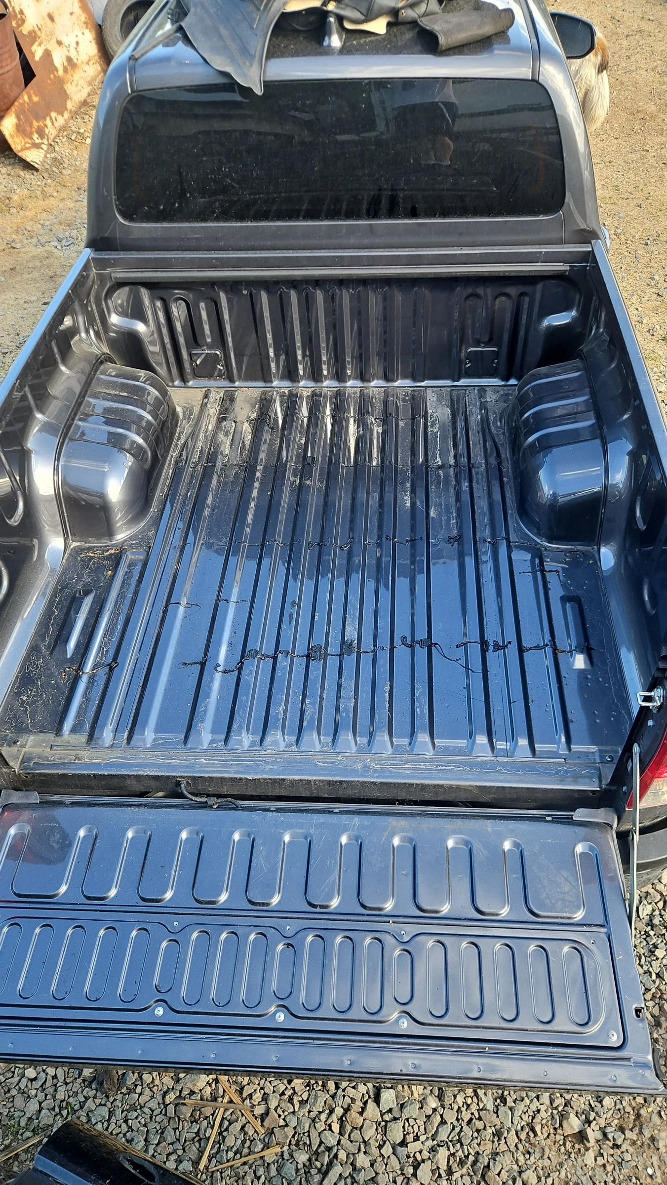 Toyota Hilux 2.4D, снимка 13 - Автомобили и джипове - 54701658