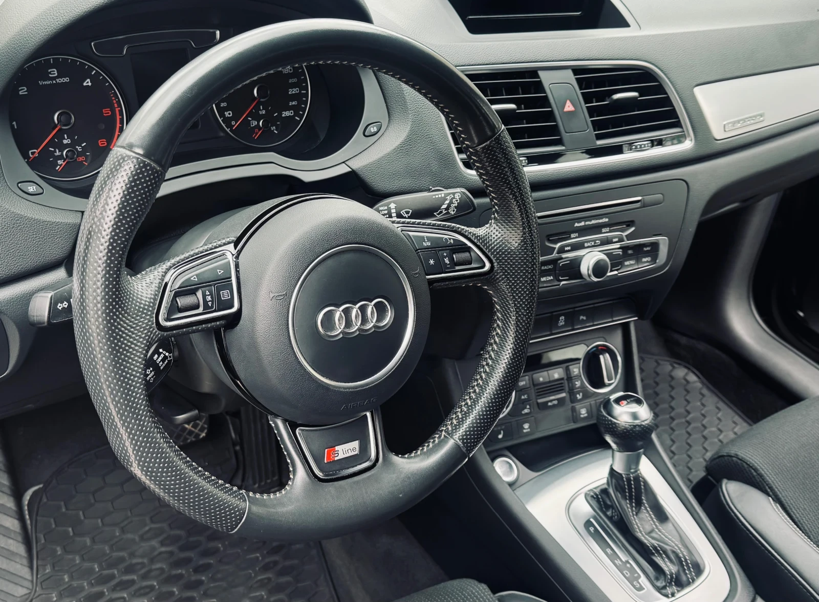 Audi Q3 2.0TDI 150ps S-line Quattro , снимка 6 - Автомобили и джипове - 55800183