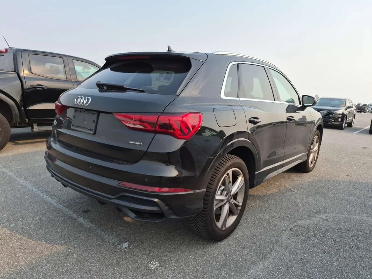 Audi Q3 * TECHNIK * CARFAX * БЕЗ ПЪРВОНАЧАЛНА ВНОСКА, снимка 3 - Автомобили и джипове - 56277513