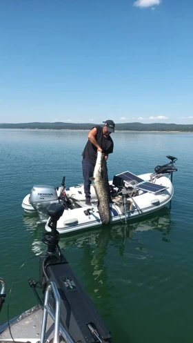 Надуваема лодка Highfield, снимка 6