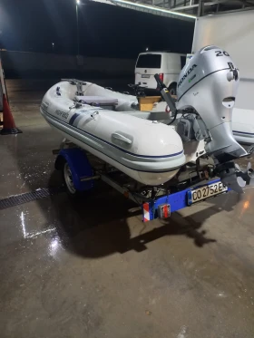 Надуваема лодка Highfield, снимка 4 - Воден транспорт - 53277318