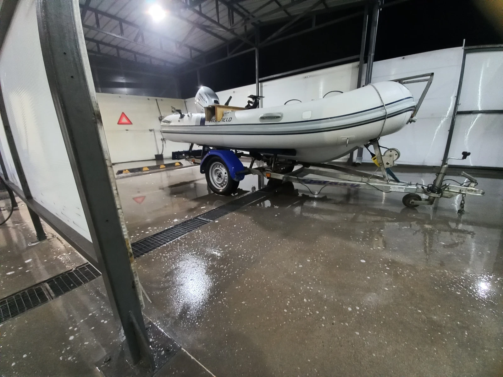 Надуваема лодка Highfield  - изображение 2