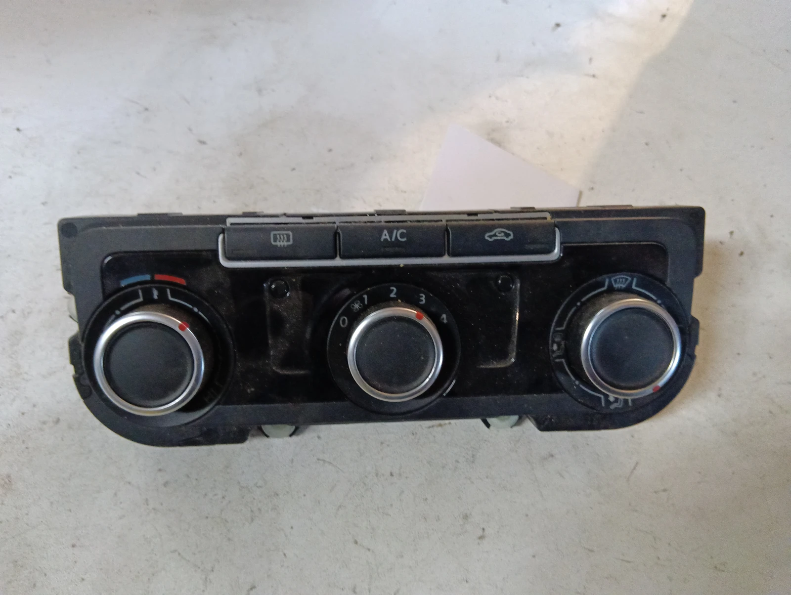 климатроник преден 7N0907426BG VW Passat