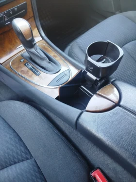 Mercedes-Benz E 320, снимка 10