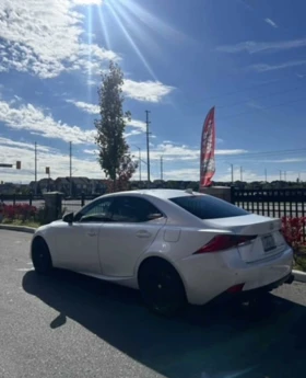 Lexus IS 300 Luxury Package| Обдухване| Парктроник| AWD| Carfax, снимка 4 - Автомобили и джипове - 53613505