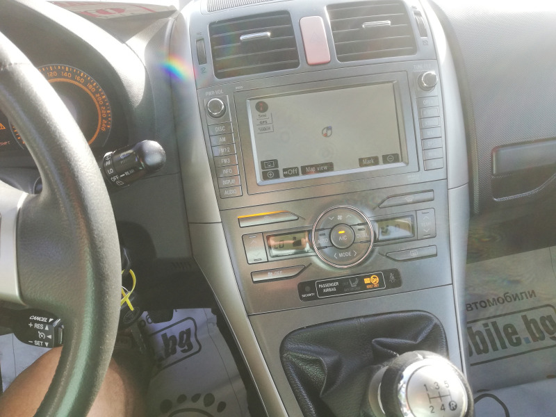 Toyota Auris 1, 6 i навигация климатрон, снимка 10 - Автомобили и джипове - 46342358