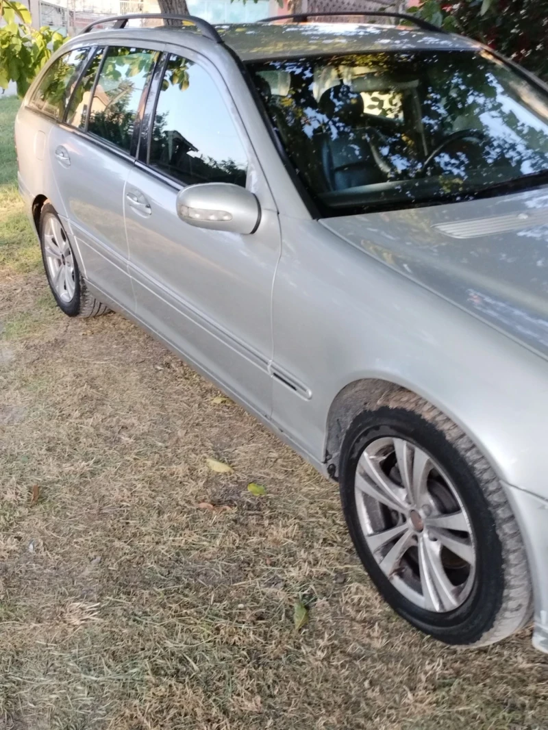 Mercedes-Benz C 220, снимка 3 - Автомобили и джипове - 48877778