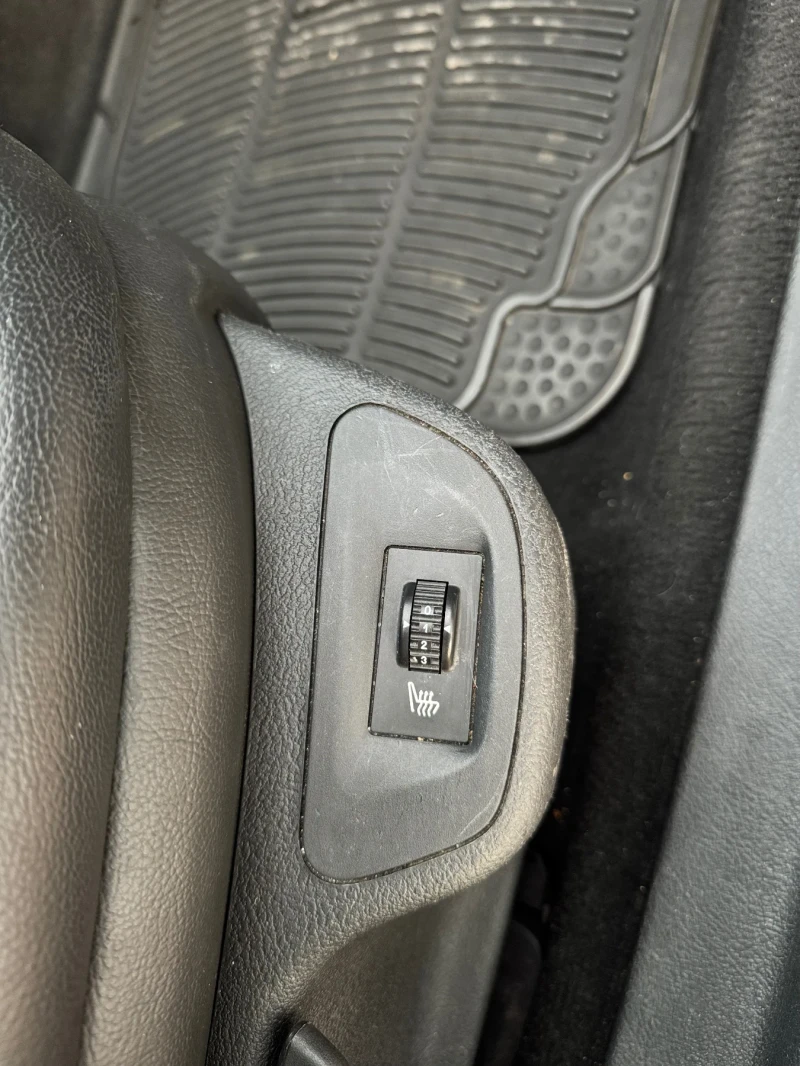 Peugeot 407 Xenon/ Navi/ Кожа/ Подгрев, снимка 15 - Автомобили и джипове - 49121390