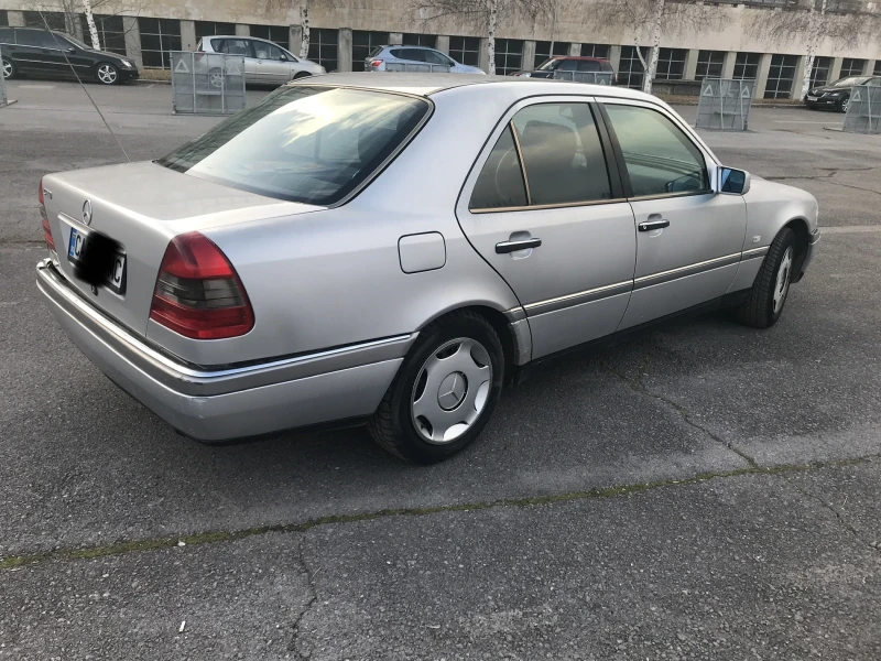 Mercedes-Benz C 180 Elegance GAZ, снимка 4 - Автомобили и джипове - 48954176