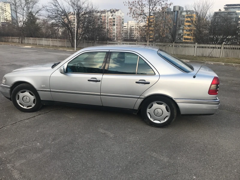 Mercedes-Benz C 180 Elegance GAZ, снимка 6 - Автомобили и джипове - 48954176