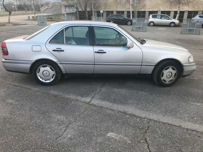 Mercedes-Benz C 180 Elegance GAZ, снимка 3 - Автомобили и джипове - 48954176