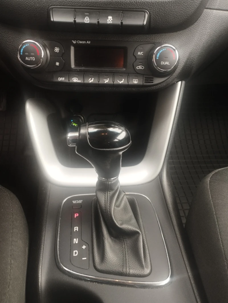 Kia Ceed 1.6 бензин , 135hp, снимка 6 - Автомобили и джипове - 52522152