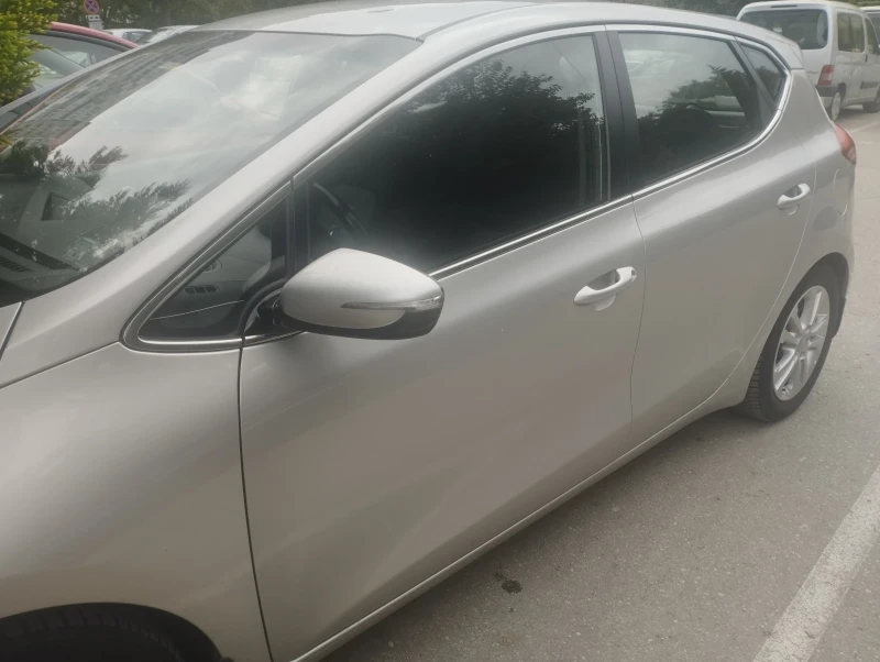 Kia Ceed 1.6 бензин , 135hp, снимка 7 - Автомобили и джипове - 52522152