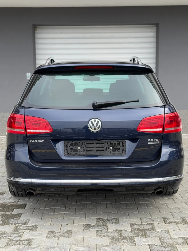 VW Passat R-LINE* DSG* LED* 4M, снимка 5 - Автомобили и джипове - 52296123
