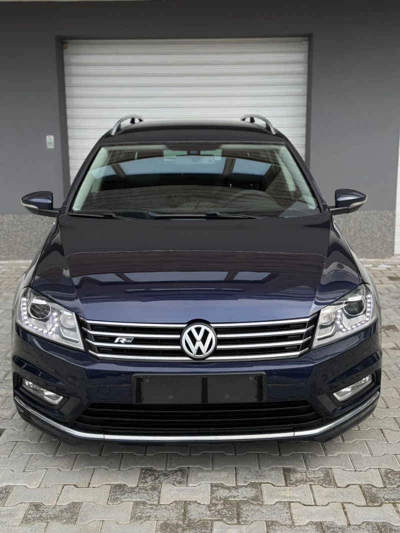 VW Passat R-LINE* DSG* LED* 4M, снимка 2 - Автомобили и джипове - 52296123