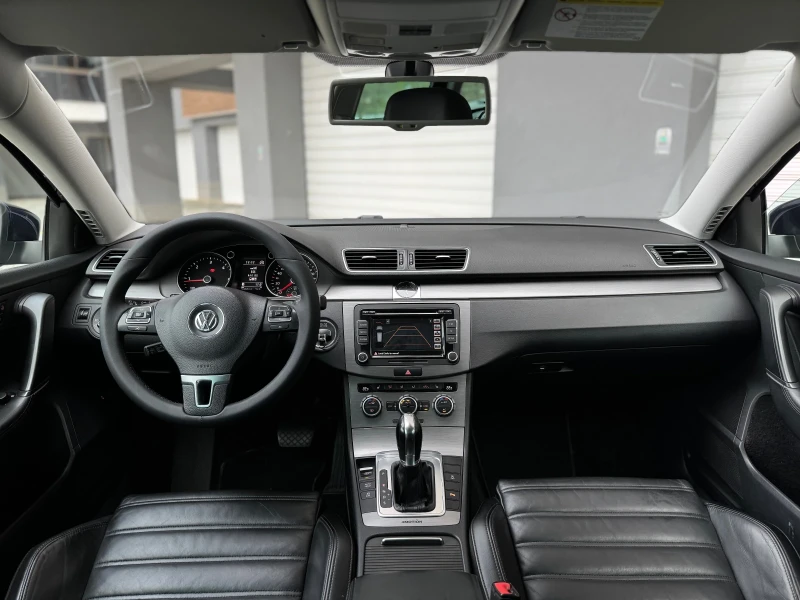 VW Passat R-LINE* DSG* LED* 4M, снимка 7 - Автомобили и джипове - 52296123