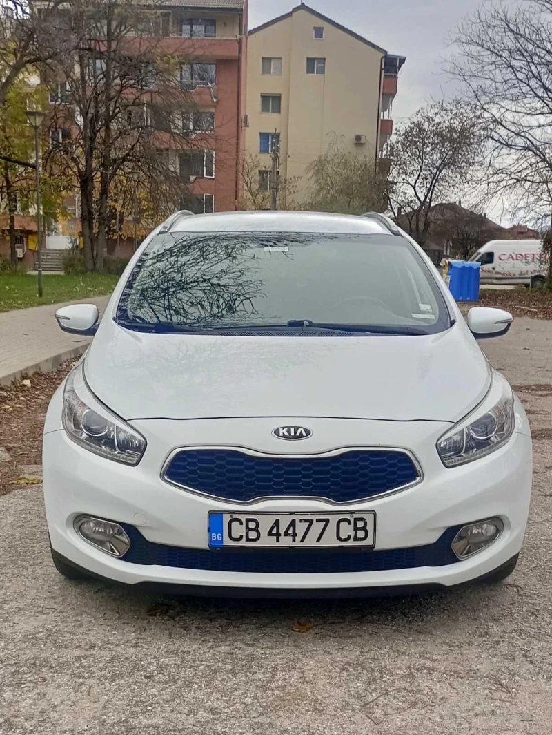 Kia Ceed 1.6 CRDi, снимка 3 - Автомобили и джипове - 52344413