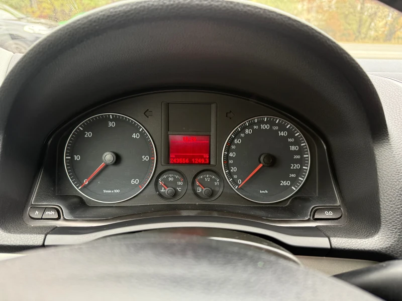 VW Golf 1.9TDI ТОП СЪСТОЯНИЕ!, снимка 11 - Автомобили и джипове - 52446526