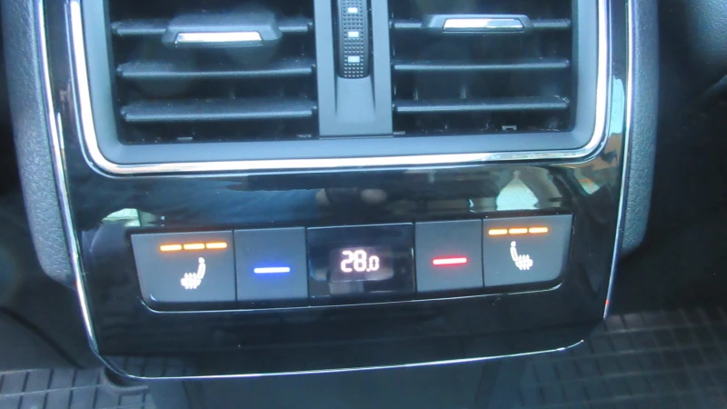 Skoda Superb SCOUT-2.0-TDI-4X4-FULL MAX-BLACK EDITION, снимка 12 - Автомобили и джипове - 52750316