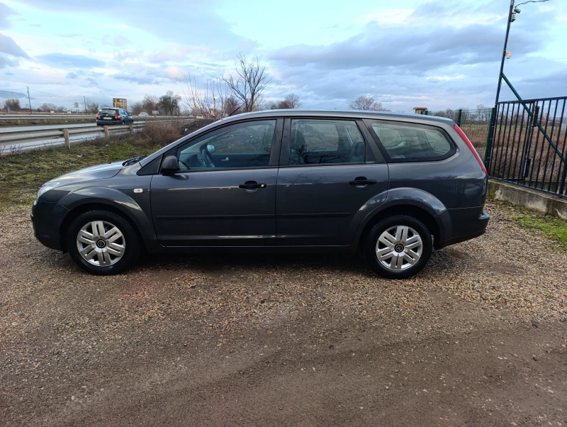 Ford Focus 1.6i-16v БЕНЗИН, снимка 4 - Автомобили и джипове - 53015535