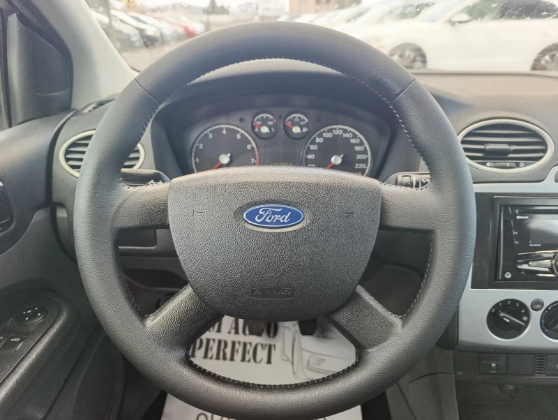 Ford Focus 1.6i-16v БЕНЗИН, снимка 11 - Автомобили и джипове - 53015535