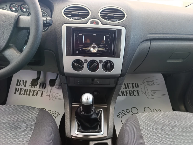 Ford Focus 1.6i-16v БЕНЗИН, снимка 12 - Автомобили и джипове - 53015535