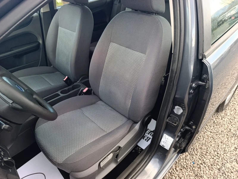 Ford Focus 1.6i-16v БЕНЗИН, снимка 9 - Автомобили и джипове - 53015535